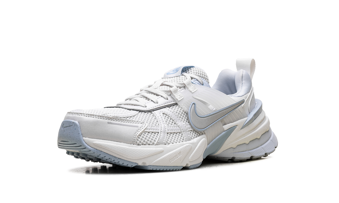 V2K Run WMNS"Platinum Tint Summit White Light Smoke Grey" FD0736 009