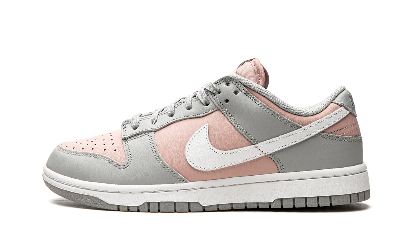DUNK LO MNS WMNS"Soft Grey/ Pink" DM8329 600