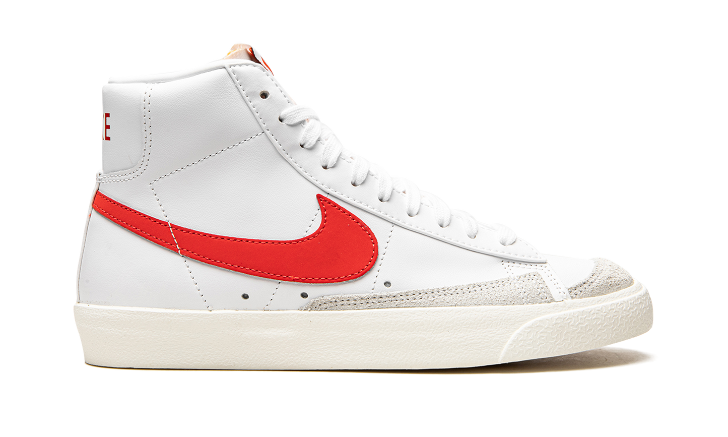 BLAZER MID'77 VNTG WMNS"Habanero Red" CZ1055 101