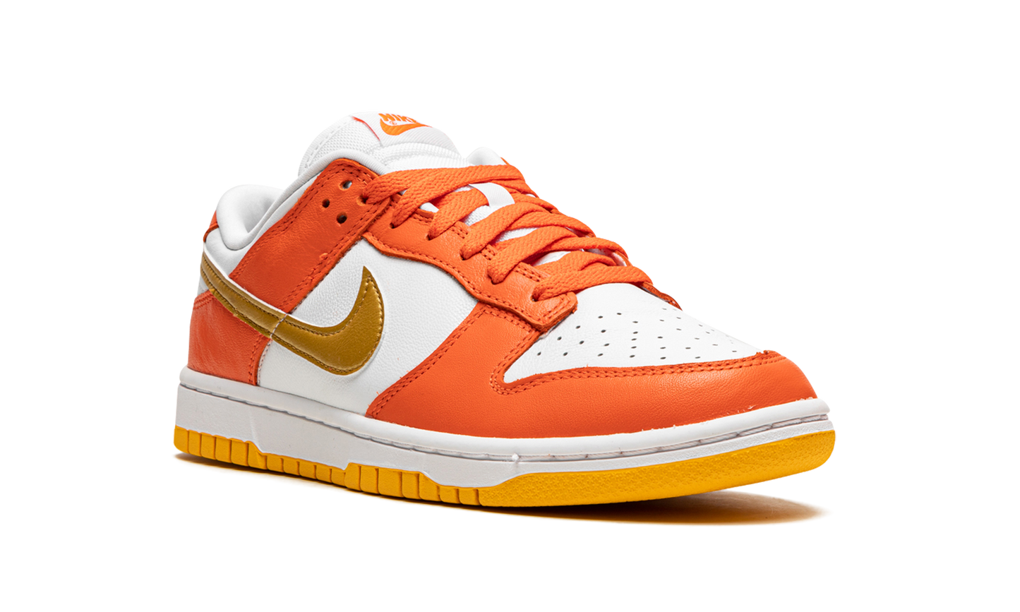 DUNK LO MNS WMNS"Golden Orange" DQ4690 800