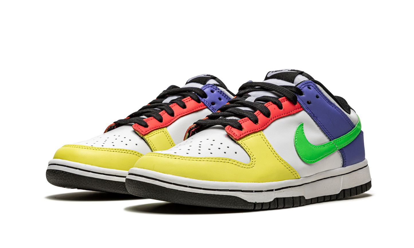 DUNK LOW WMNS"Green Strike" DD1503 106