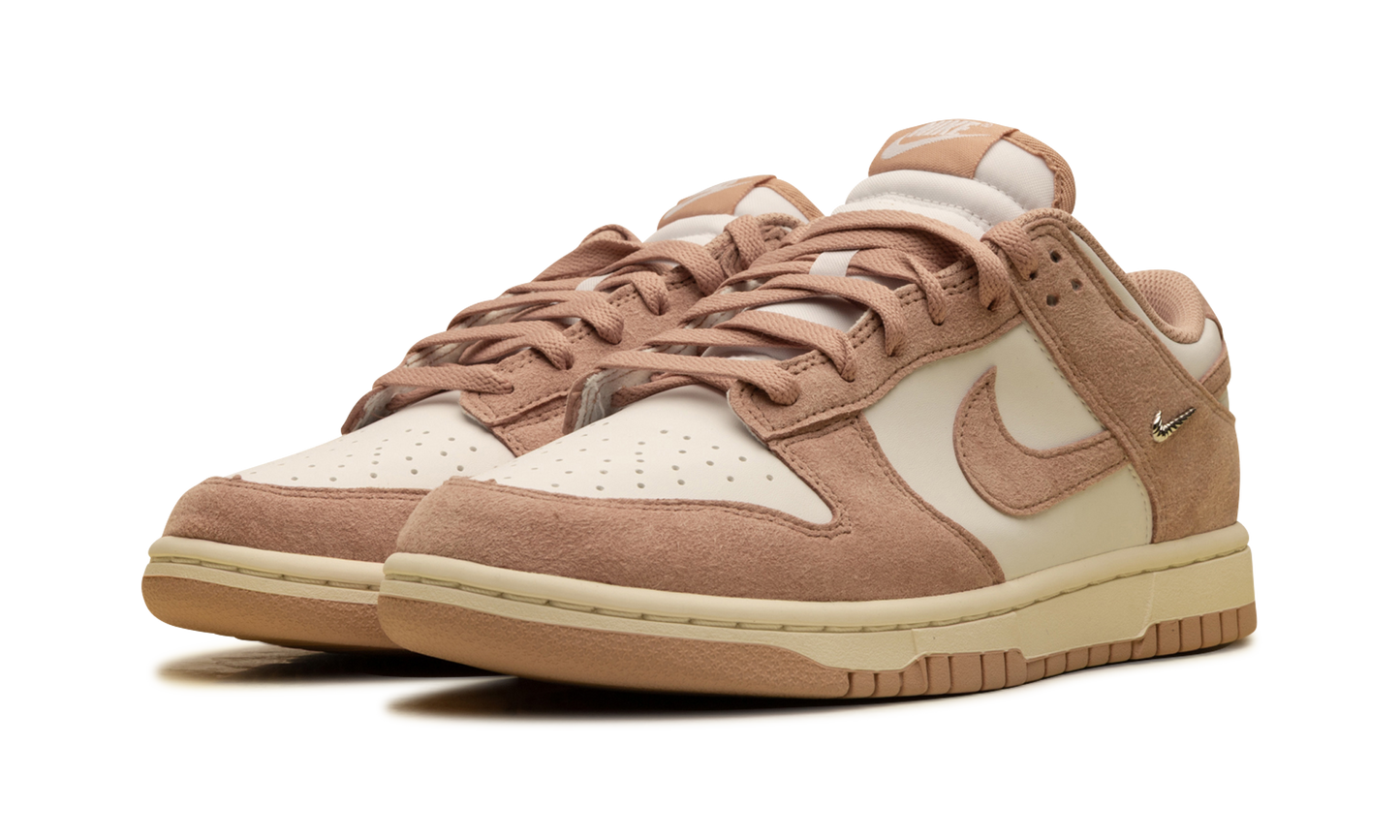 Dunk Low WMNS"Mini Swoosh - Rose Whisper" IB4417 102