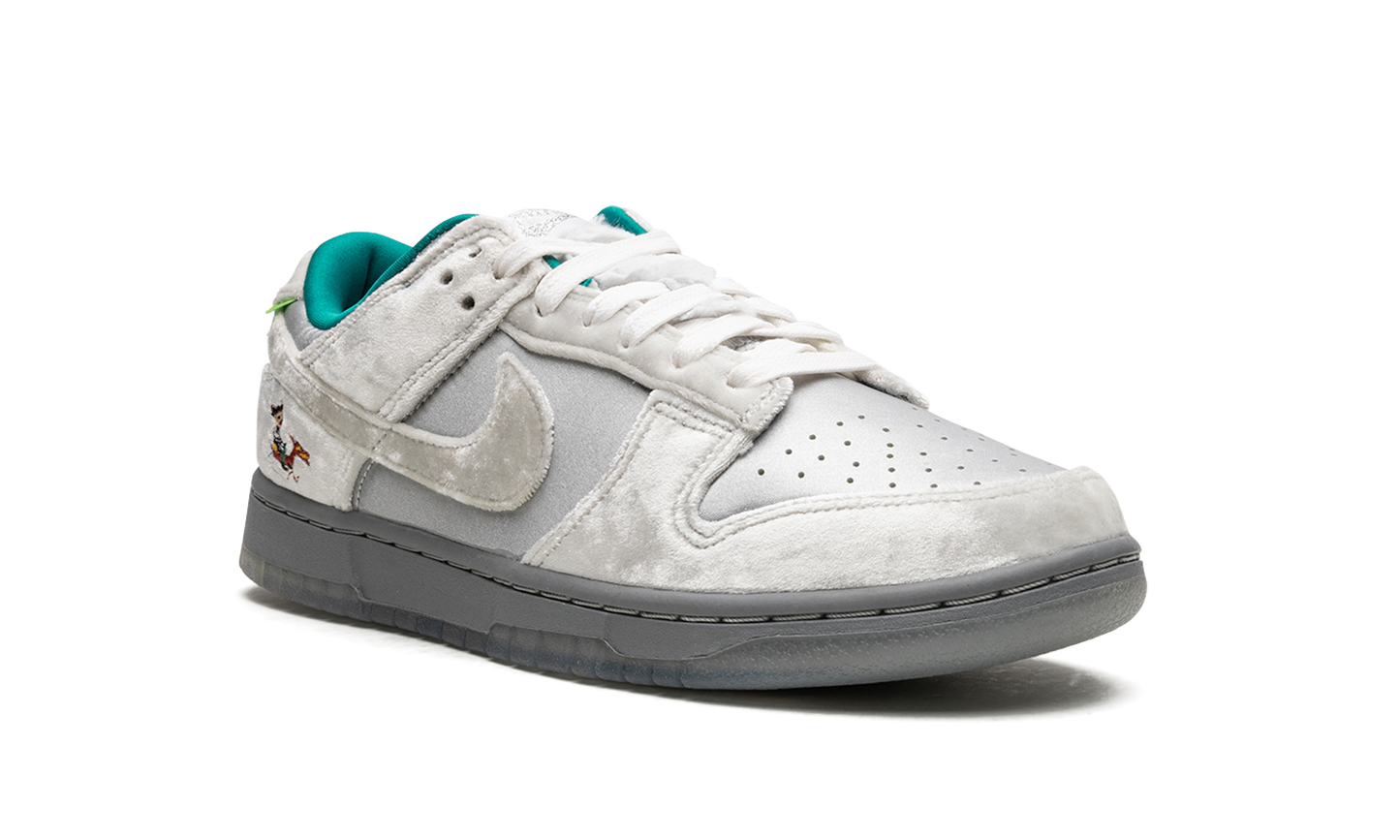 DUNK LOW WMNS"Ice" DO2326 001
