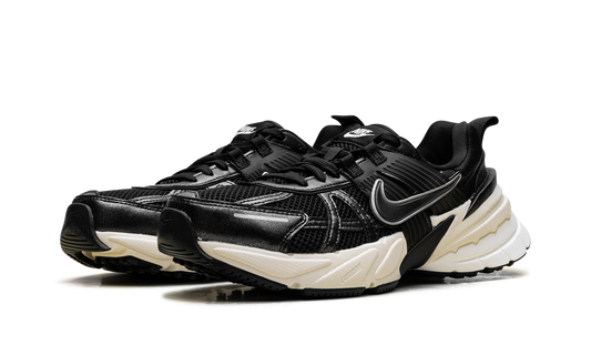 V2K Run WMNS"Black Muslin" FD0736 012