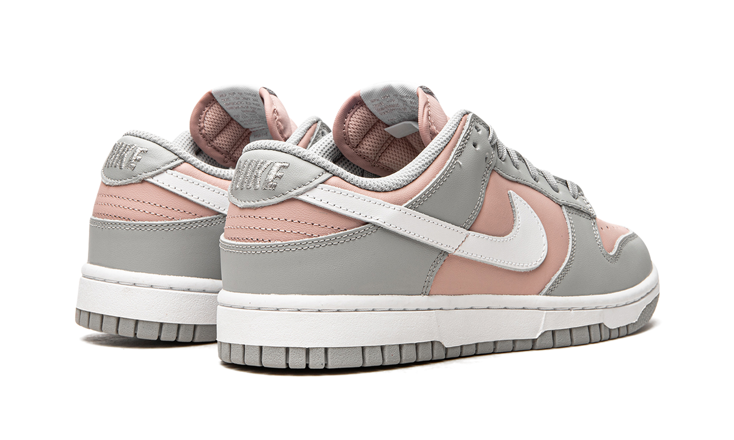 DUNK LO MNS WMNS"Soft Grey/ Pink" DM8329 600