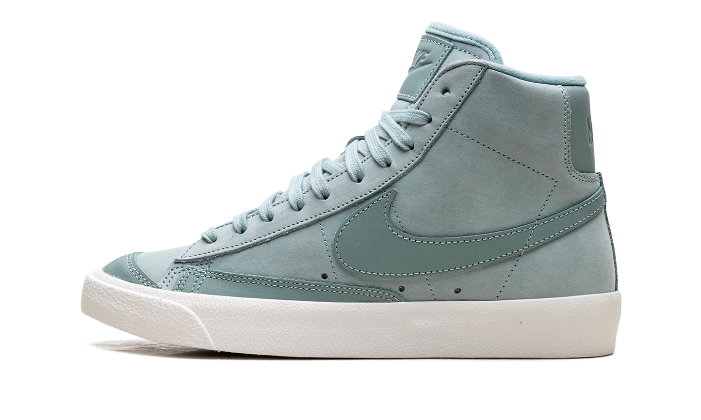 Blazer Mid WMNS"Mineral" DQ7572 300