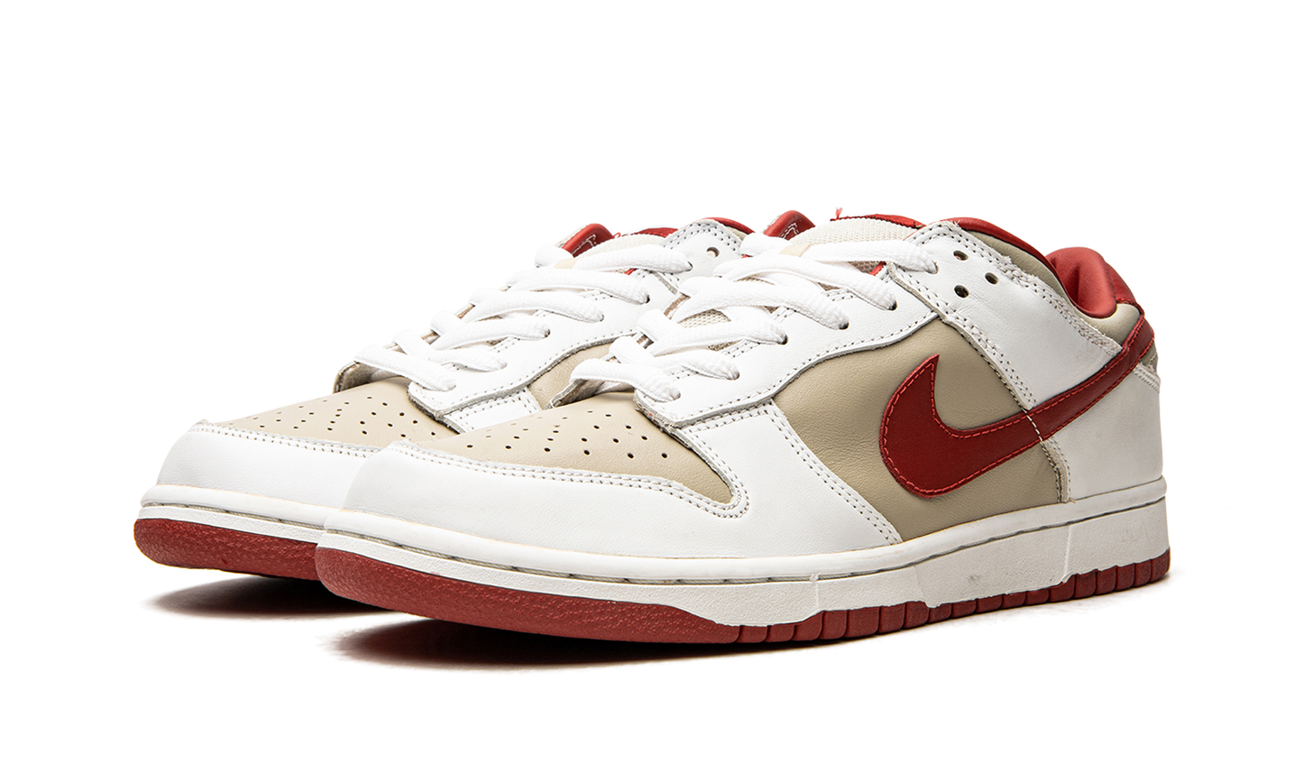 DUNK LO PRO MNS WMNS"Light Stone Varsity Red"