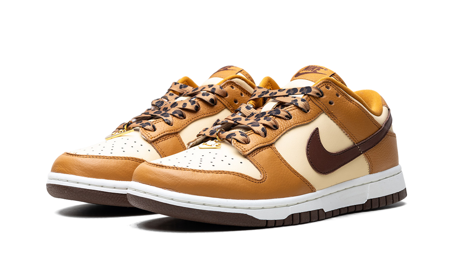 Dunk Low SE WMNS"Cherry Charms - Desert Ochre" HQ7487 700