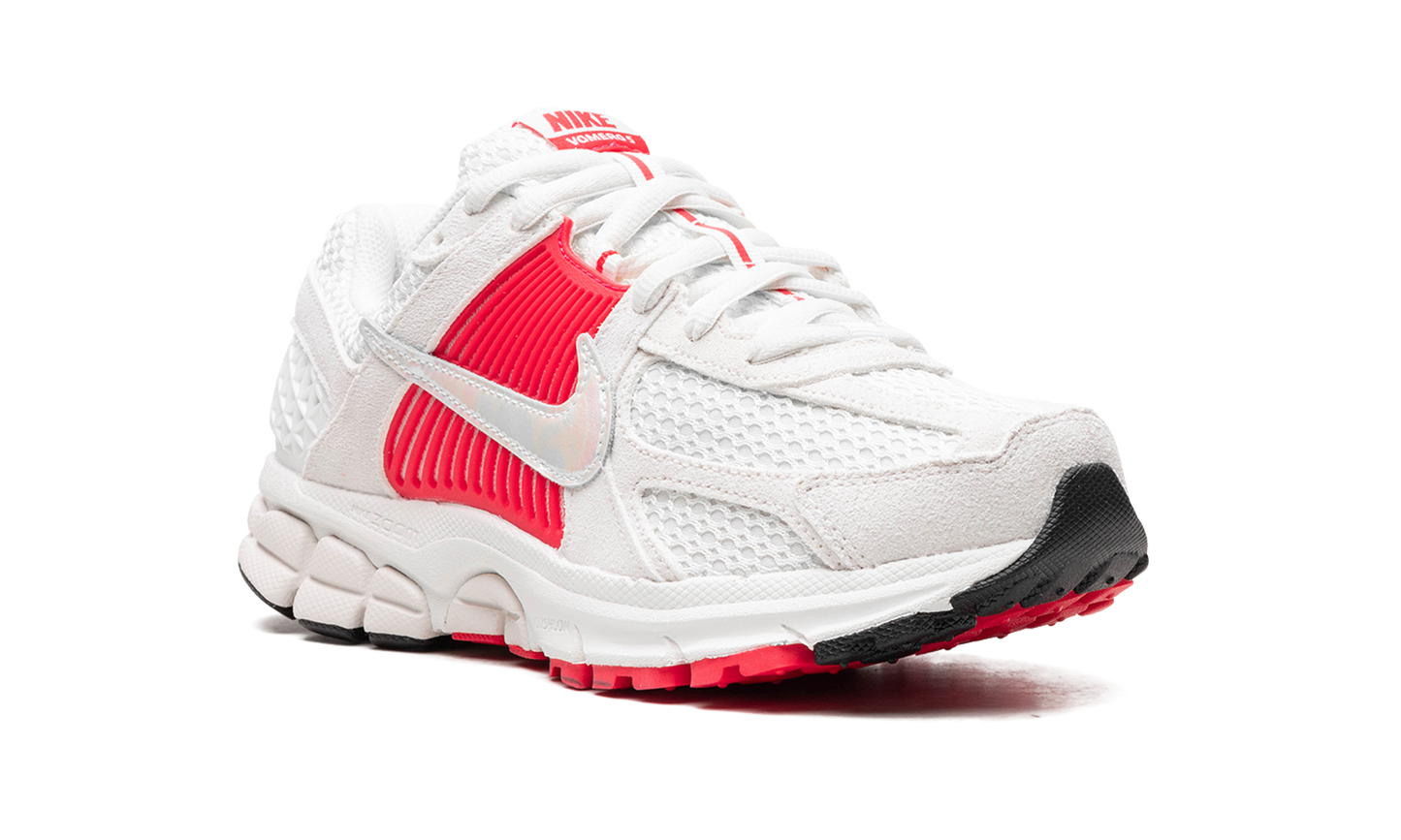 Air Zoom Vomero 5 WMNS"Siren Red" HF5072 133
