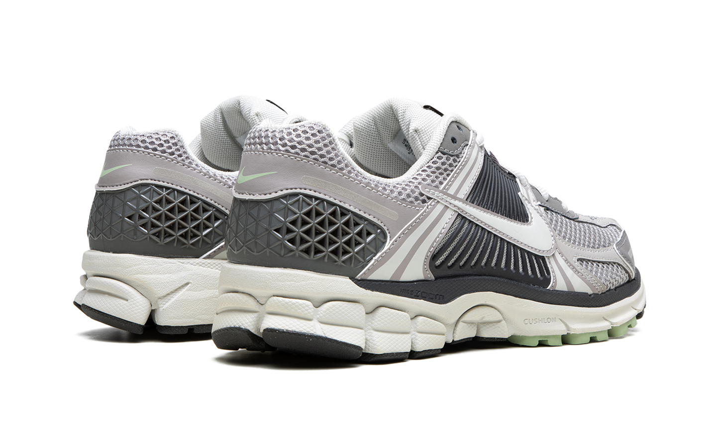 VOMERO 5 WMNS"Cobblestone" FB8825 001