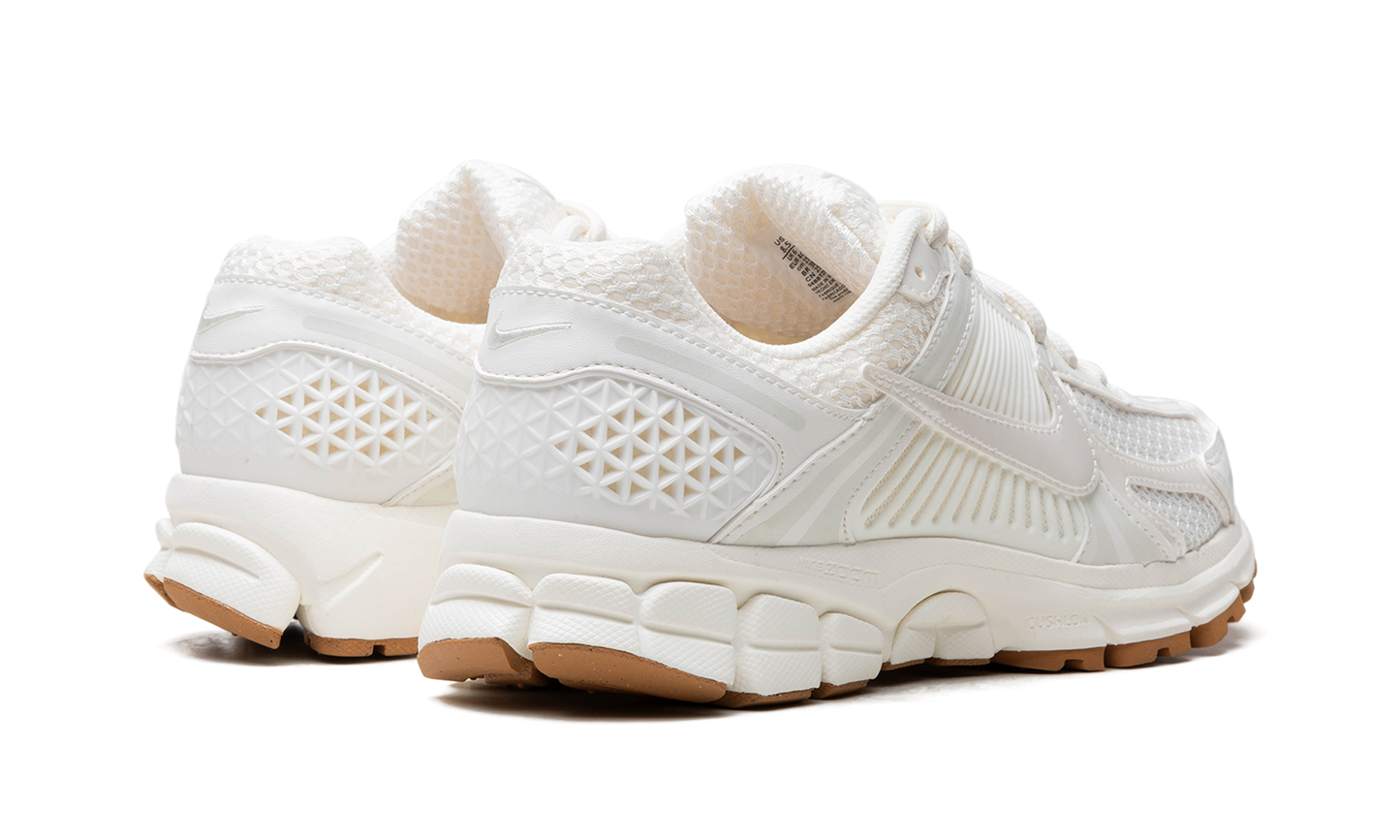 WMNS Zoom Vomero 5"SAIL GUM" HM5886 133