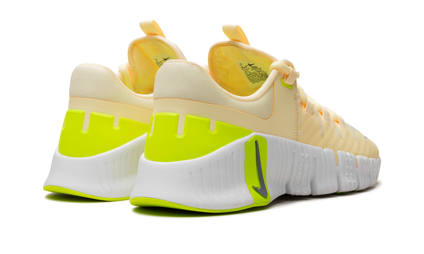 Free Metcon 5 WMNS"Citron Tint Volt" DV3950 800