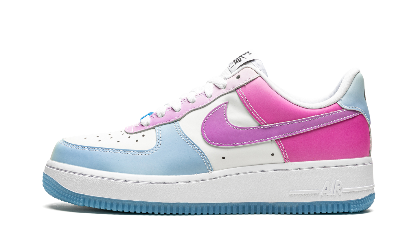AIR FORCE 1 LO LX MNS WMNS"UV Reactive" DA8301 100