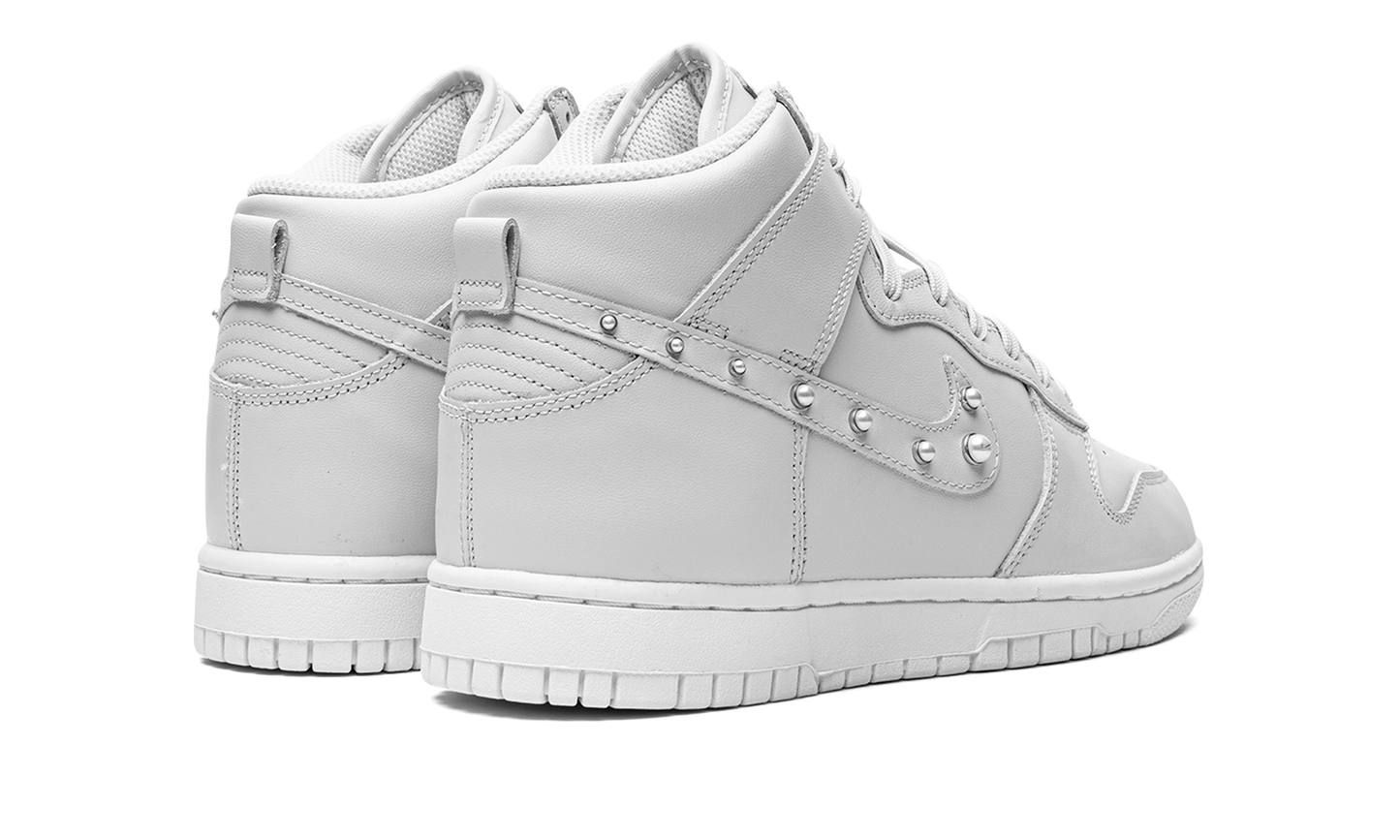 DUNK HIGH SE MNS WMNS"Dons Pearls" DR5488 001