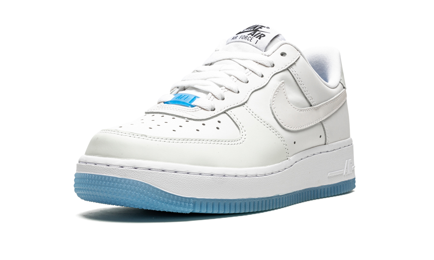 AIR FORCE 1 LO LX MNS WMNS"UV Reactive" DA8301 100