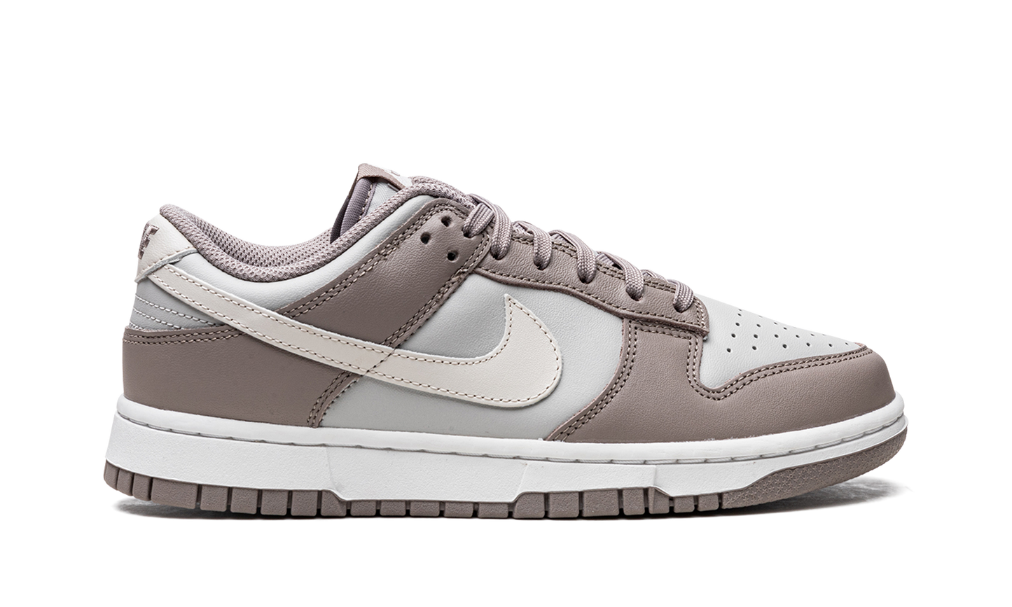 DUNK LOW WMNS"Moon Fossil" FD0792 001