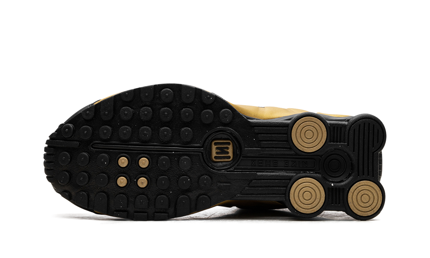 Shox R4 WMNS"Metallic Gold" AR3565 005