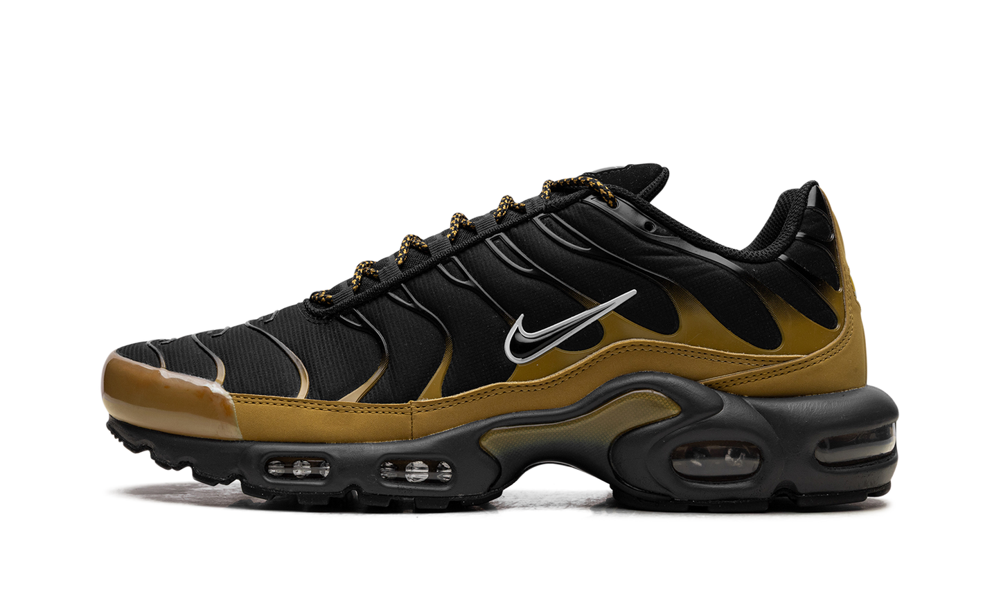 AIR MAX PLUS "Black" FB9722-700