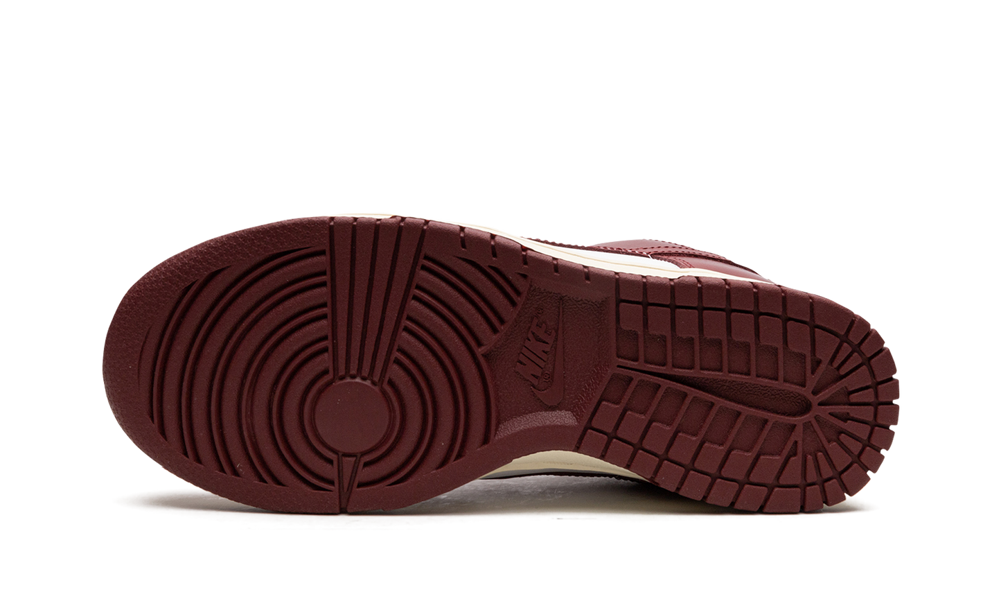 DUNK LOW PRM WMNS"Team Red" FJ4555 100