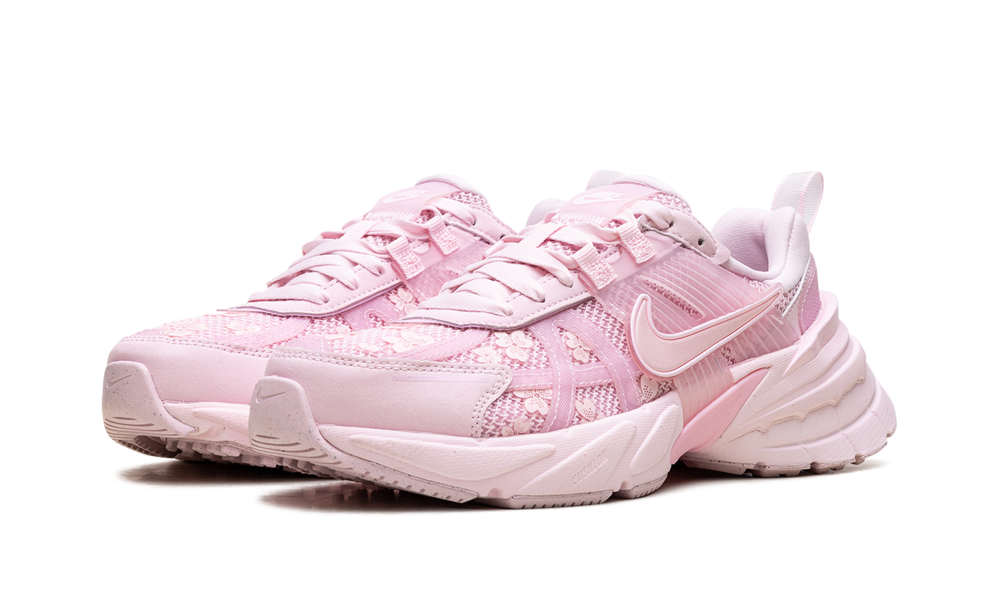V2K Run WMNS"Pink Foam Arctic Pink" HJ5269 600