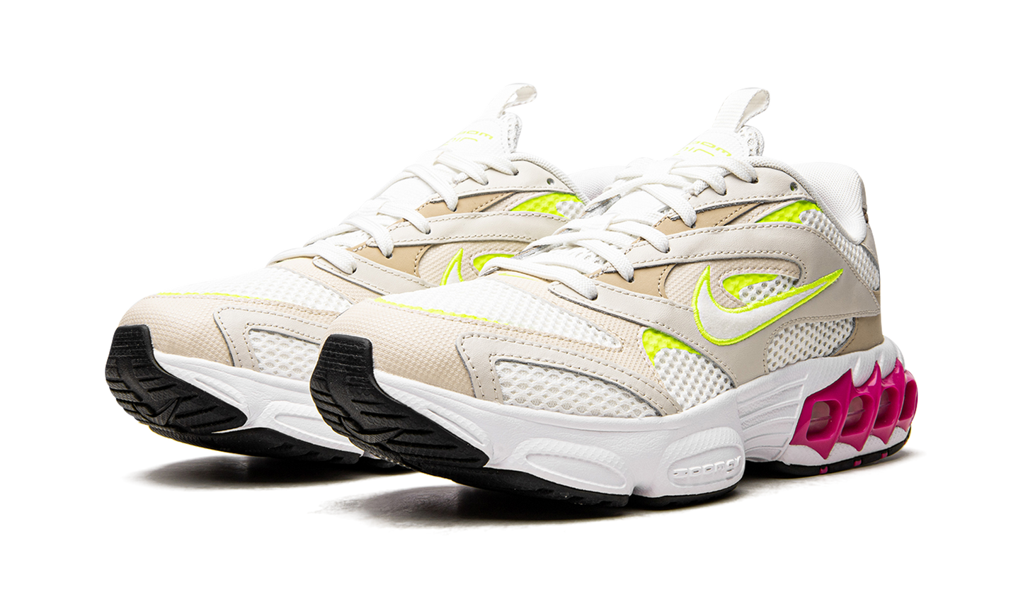 WMNS Zoom Air Fire"Summit White and Total Orange" CW3876 106